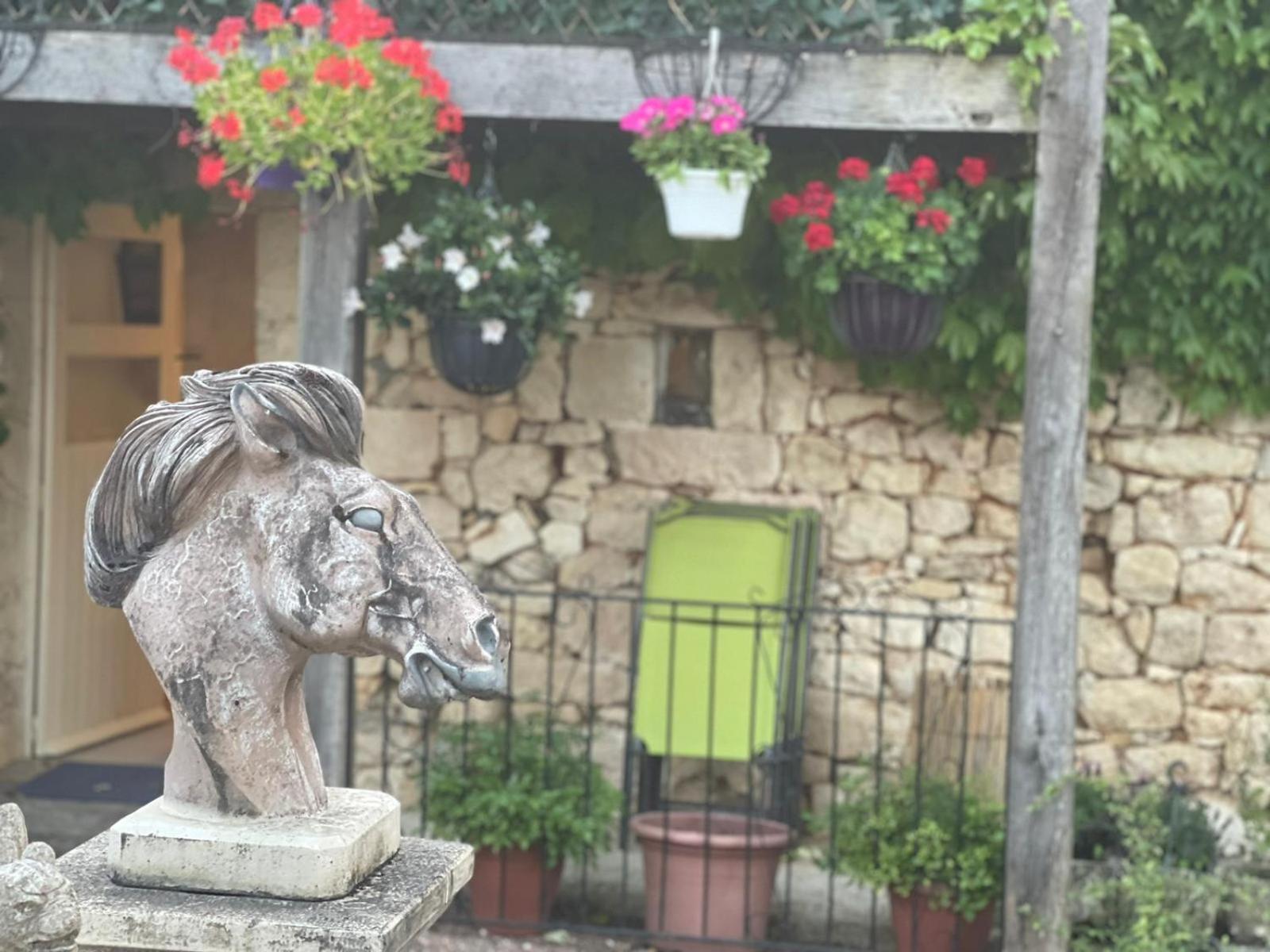 Les Grozilles Bed & Breakfast Feuillade Luaran gambar