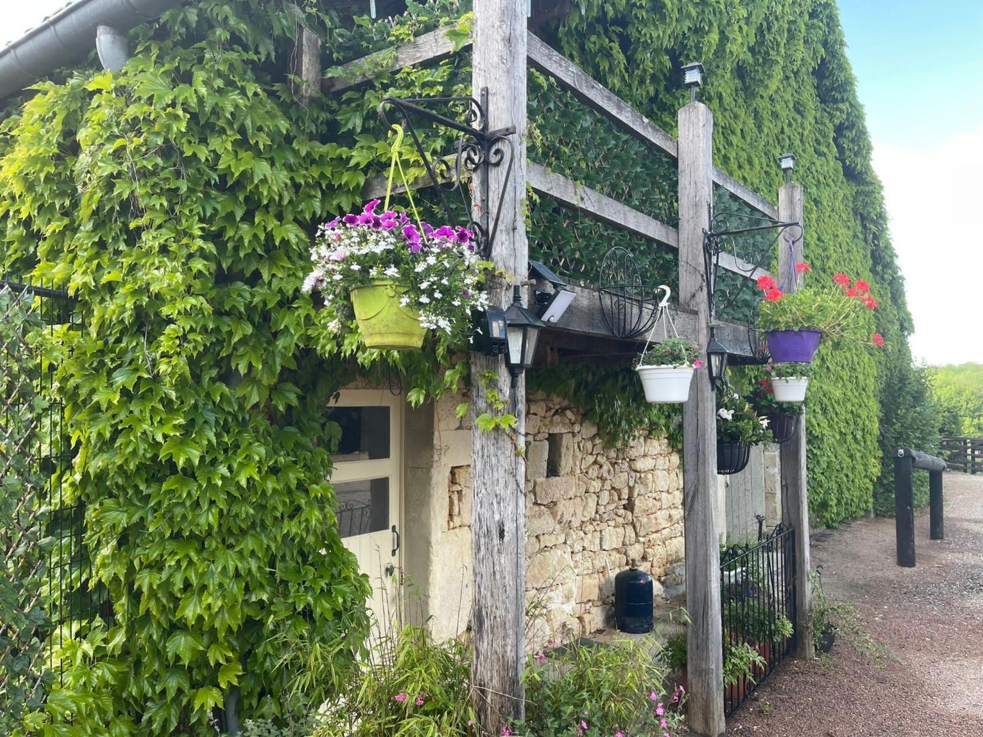 Les Grozilles Bed & Breakfast Feuillade Luaran gambar