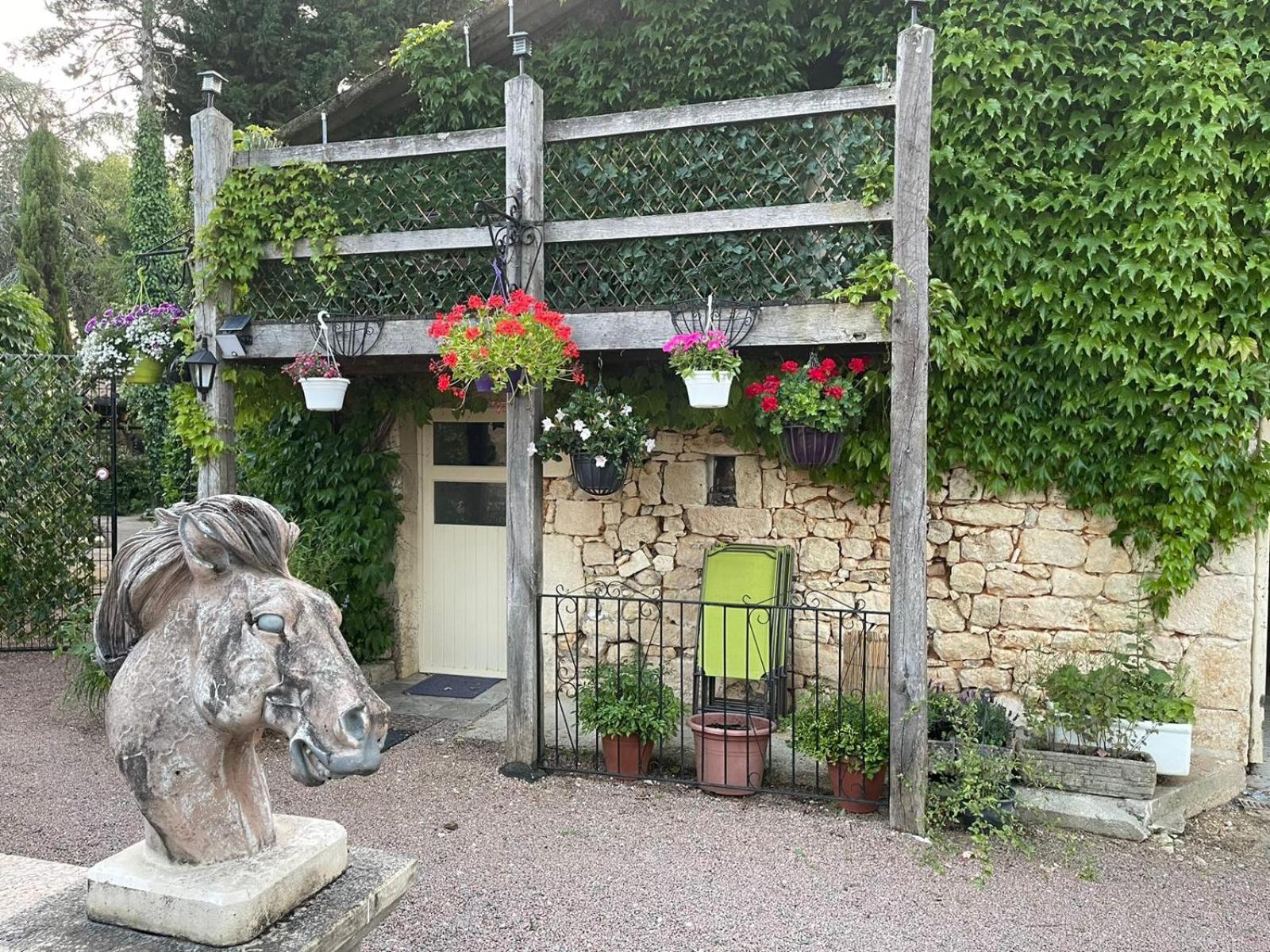 Les Grozilles Bed & Breakfast Feuillade Luaran gambar